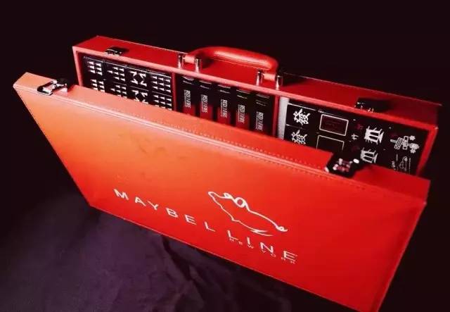 各大牌新年限量款,大牌猪年限定单品图片