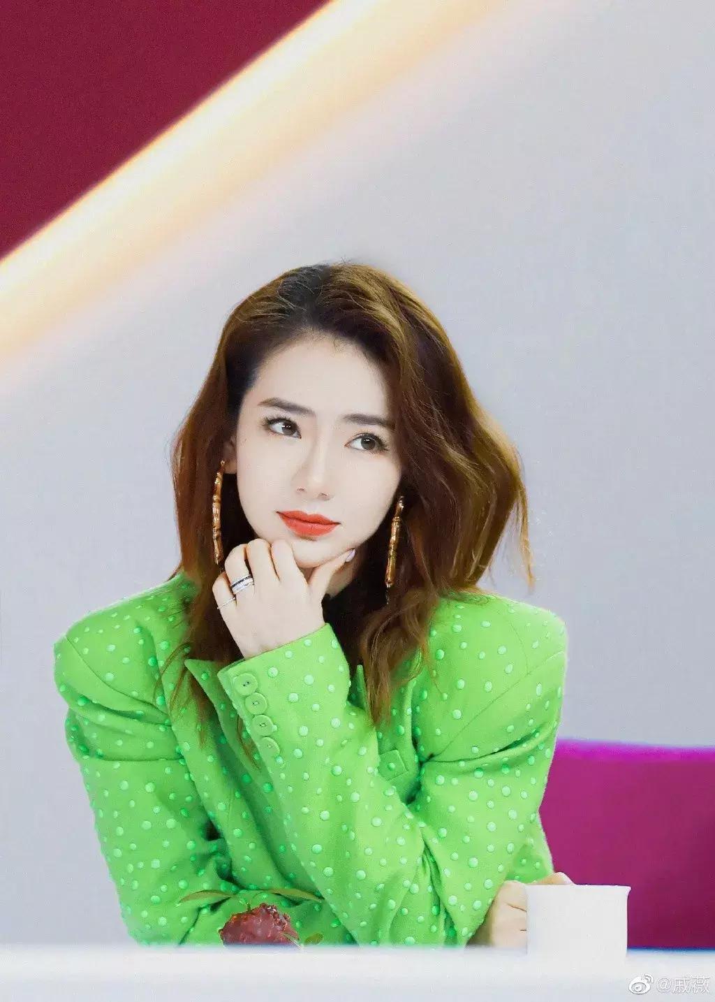 戚薇美妆博主,戚薇美妆推荐100种