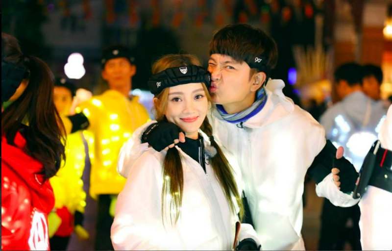 甜馨已经被改名字了么,甜馨改姓了吗