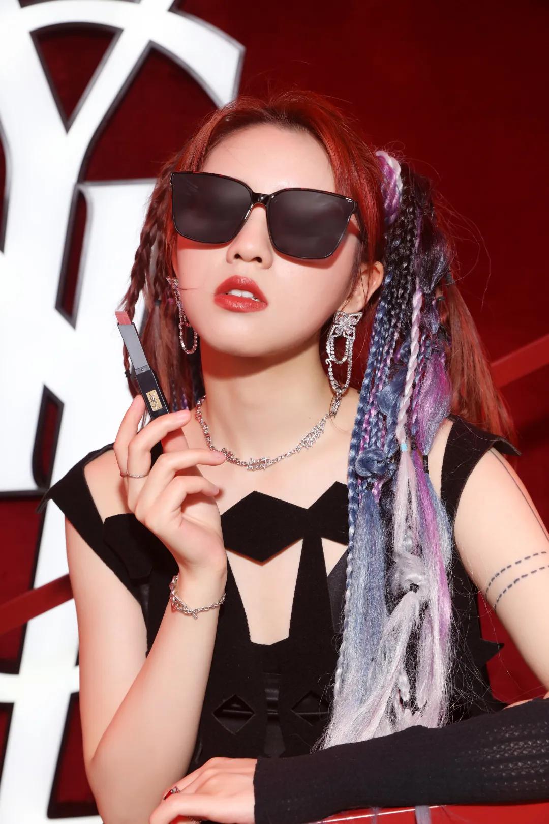 ysl限定狂欢,限时59天ysl时尚大展惊艳魔都