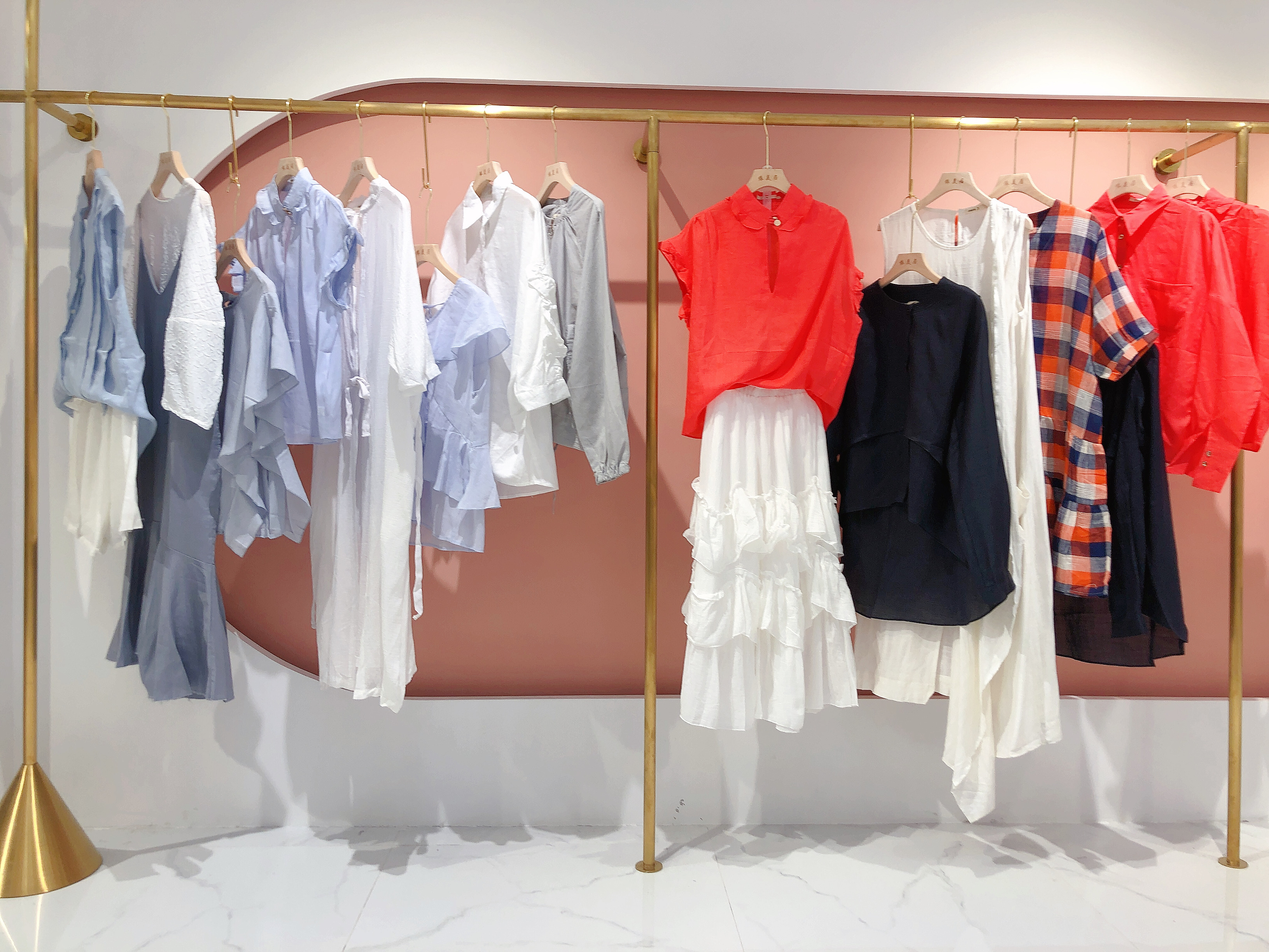 服装尾货哪里批发市场最便宜,品牌服装专业尾货批发市场