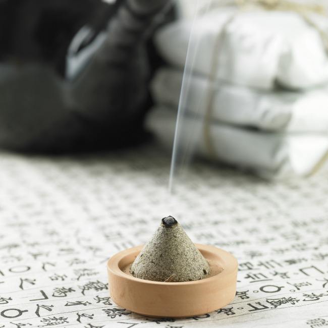 身体寒凉艾灸应该在什么时间,身体寒怕冷艾灸哪个穴位啊