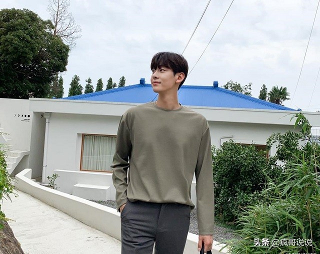 韩剧穿搭黑色上衣搭配图,跟着韩剧学穿搭中性