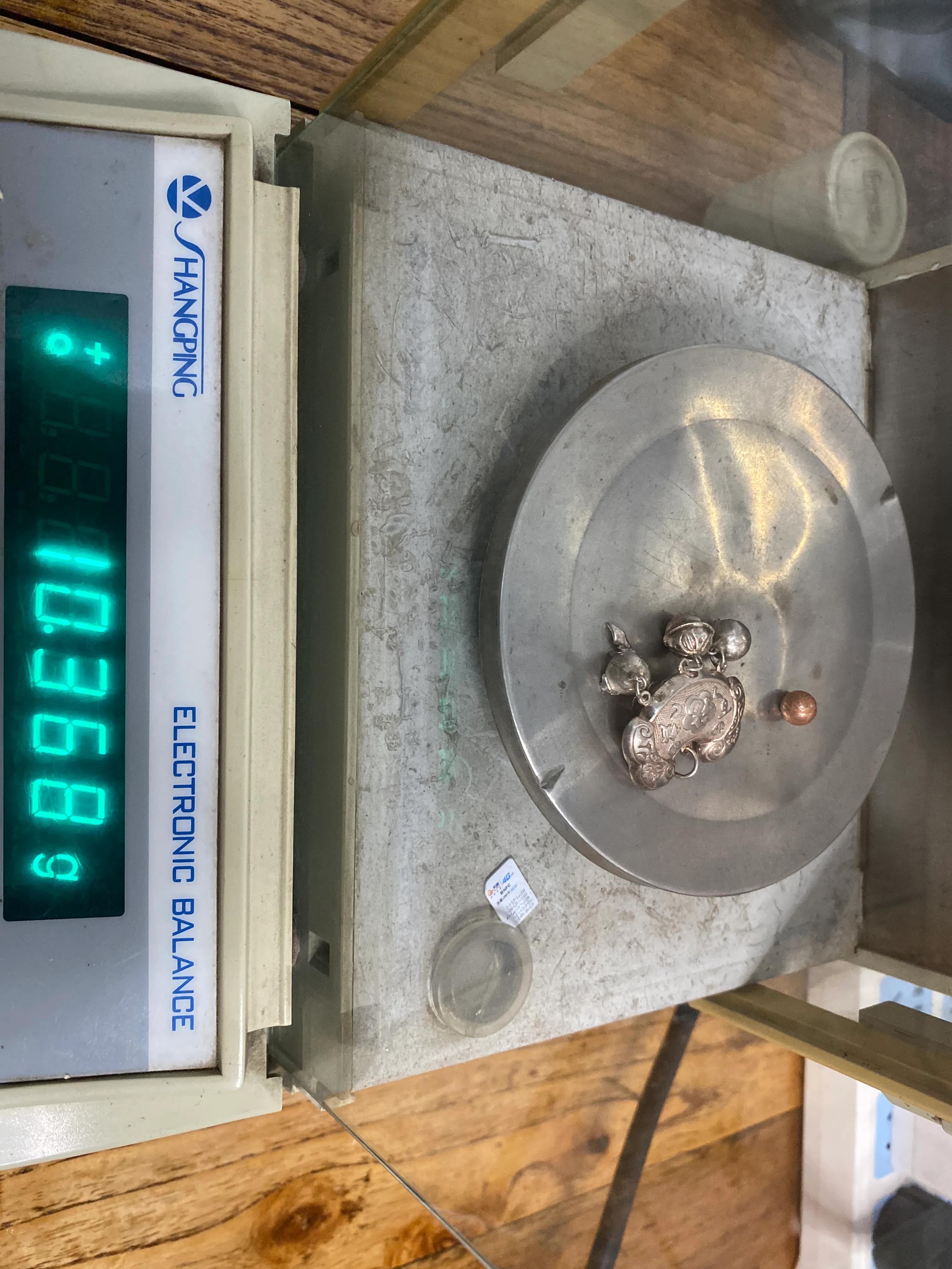 银器怎么辨认是否真银 (怎么识别真银和假银子)