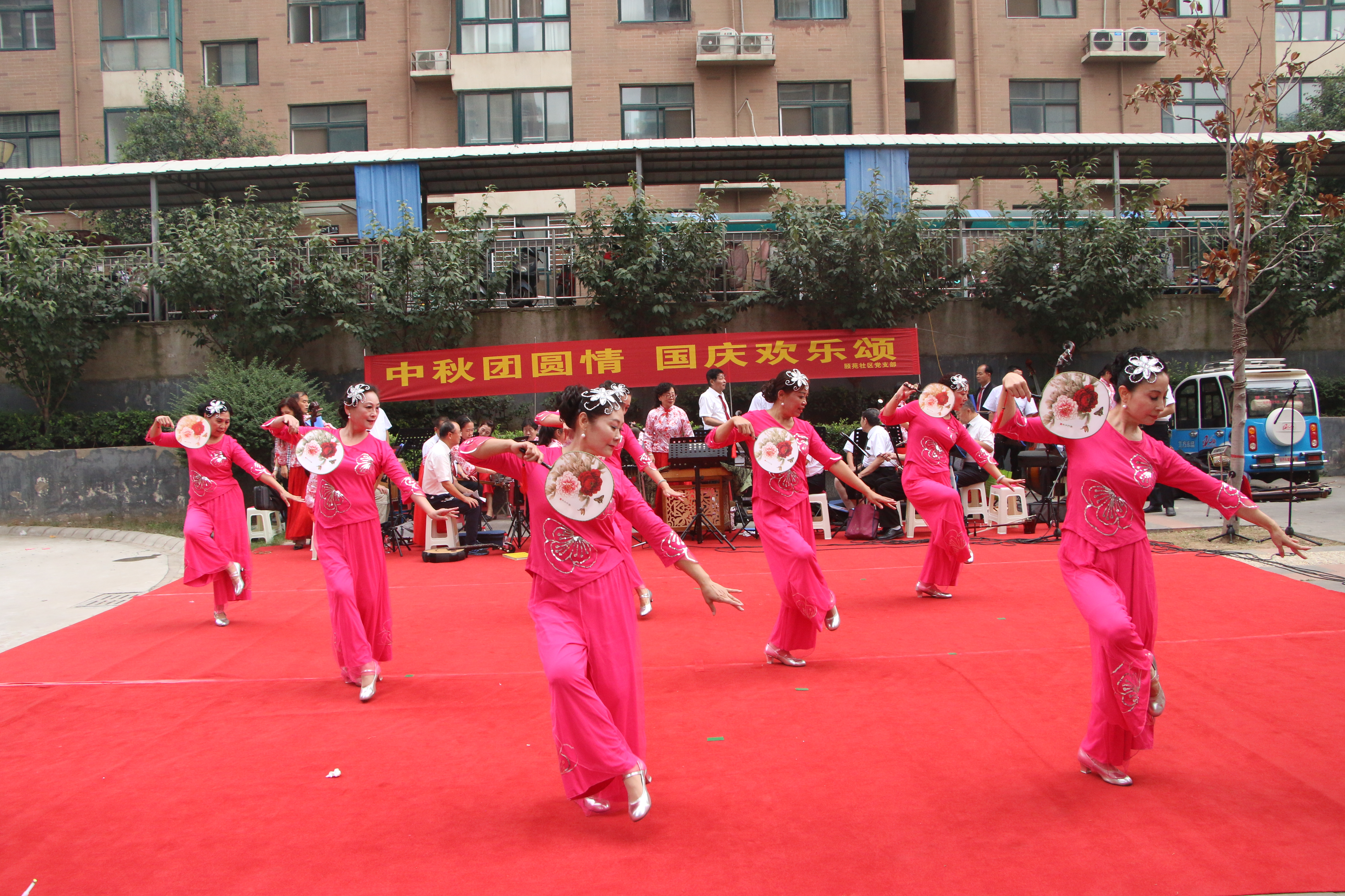 中秋国庆难得重逢,中秋遇国庆