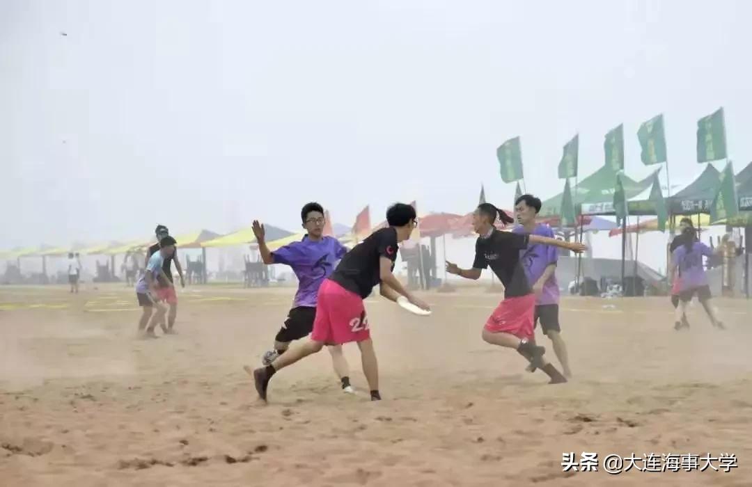 这支校队用十年时间讲述“盘不落地蜻蜓高飞”的故事