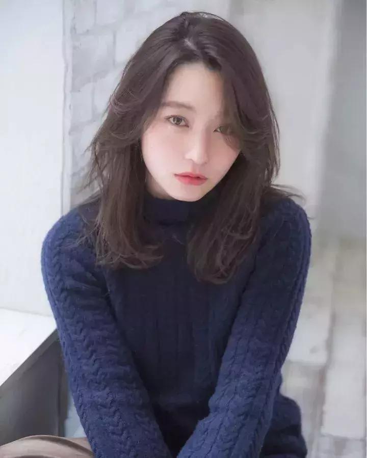 倒三角长脸发型2021流行发型,发型设计与脸型搭配方形脸