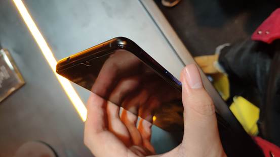 iqoo外设骚操作,iqoo玩游戏玩出电音