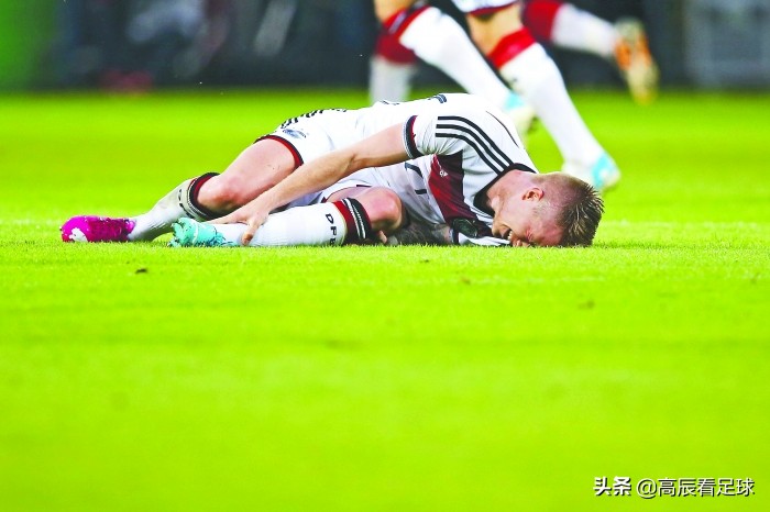 巴萨主力球员受伤多场未见好转,巴萨天才受伤