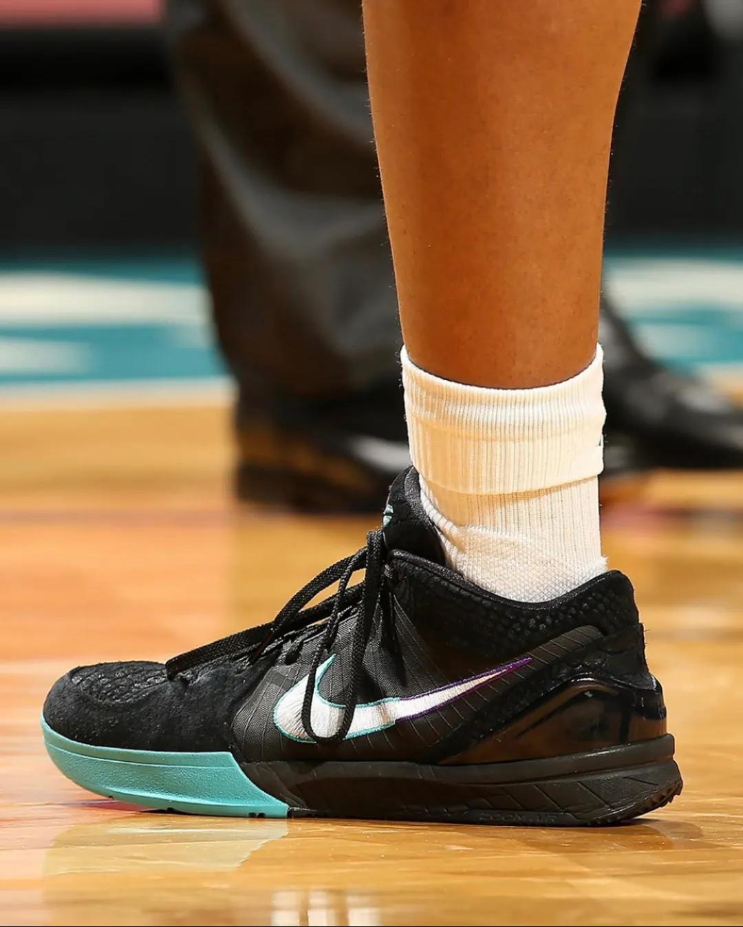 aj黄蜂队配色,nba球员上脚aj11红色