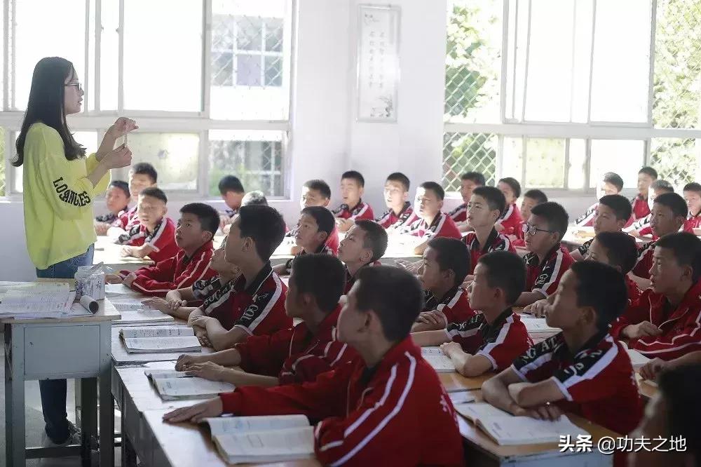 少林武校的足球班,少林足球武校