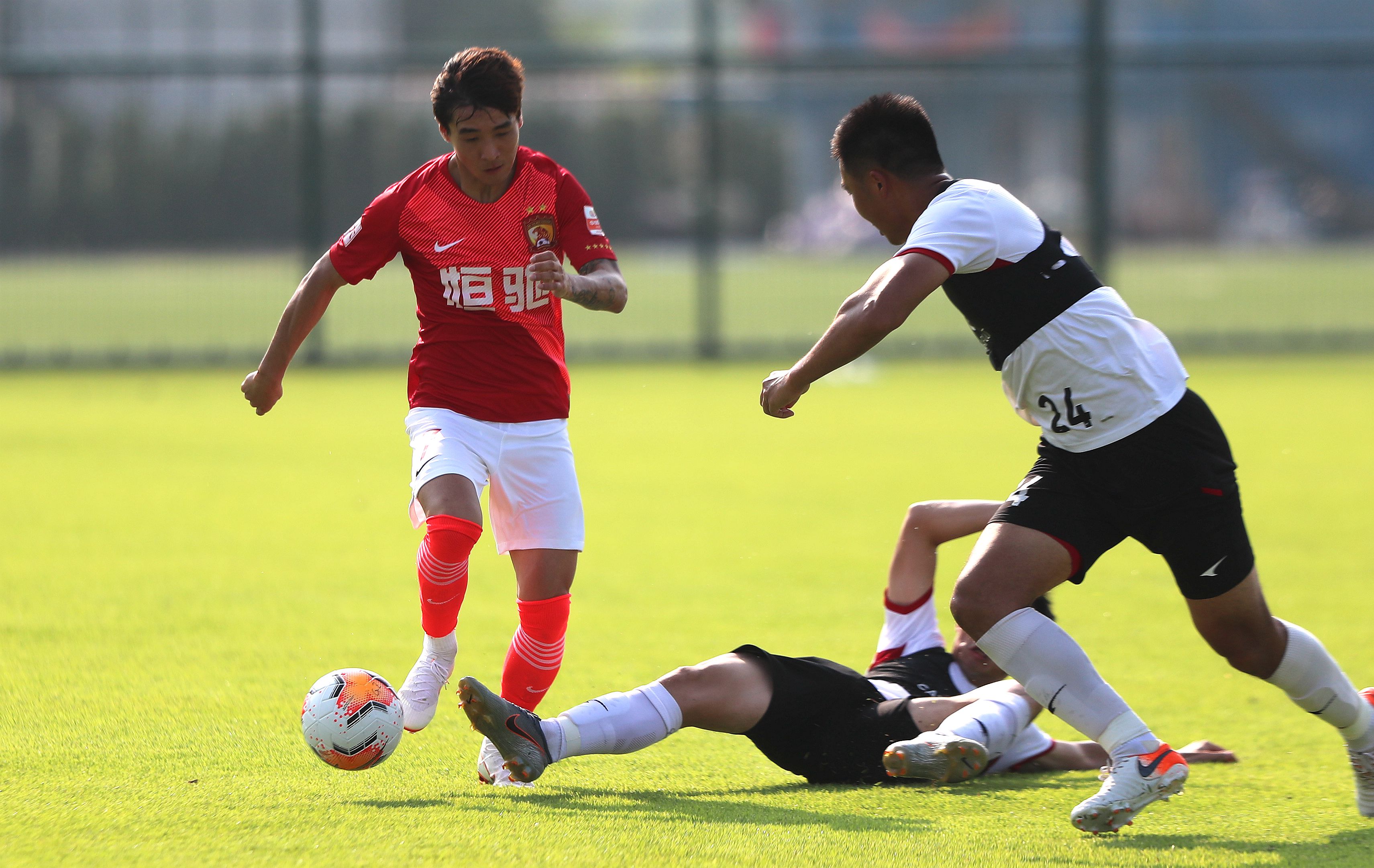 恒大vs梅州客家热身赛图片,广州恒大足校vs鹿岛鹿角第二回合