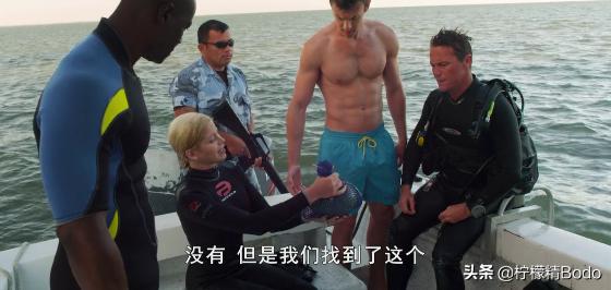 什么是科幻神剧情？美国电影《恐龙侵袭》，上海堡垒也要让位