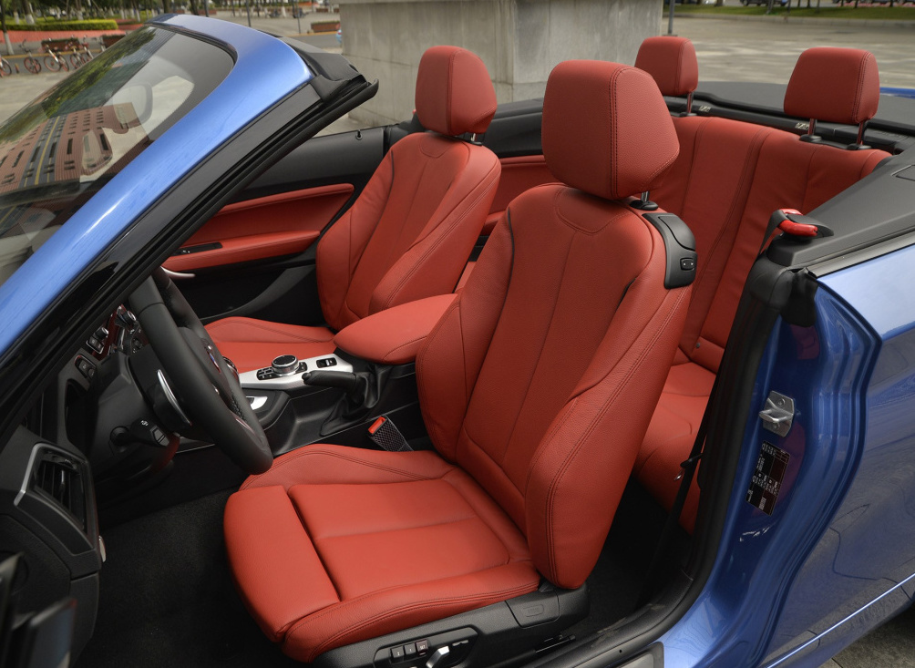 最新款宝马四座硬顶敞篷跑车,最新款宝马四座敞篷跑车