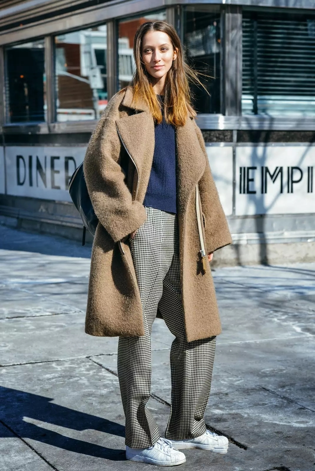 秋冬妹子们必备的风衣穿搭指南,风衣怎么穿好看又显高级