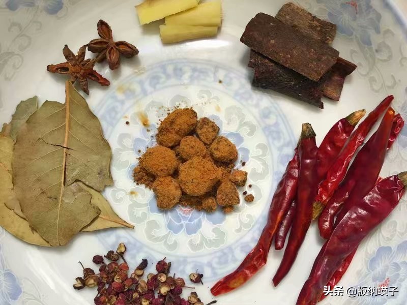 酱香卤鸭爪测评,秘制卤鸭爪家庭做法