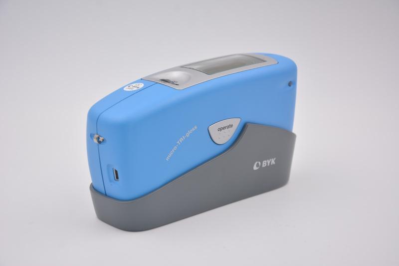 微型光泽仪byk使用什么电池 (byk4561光泽仪说明书)