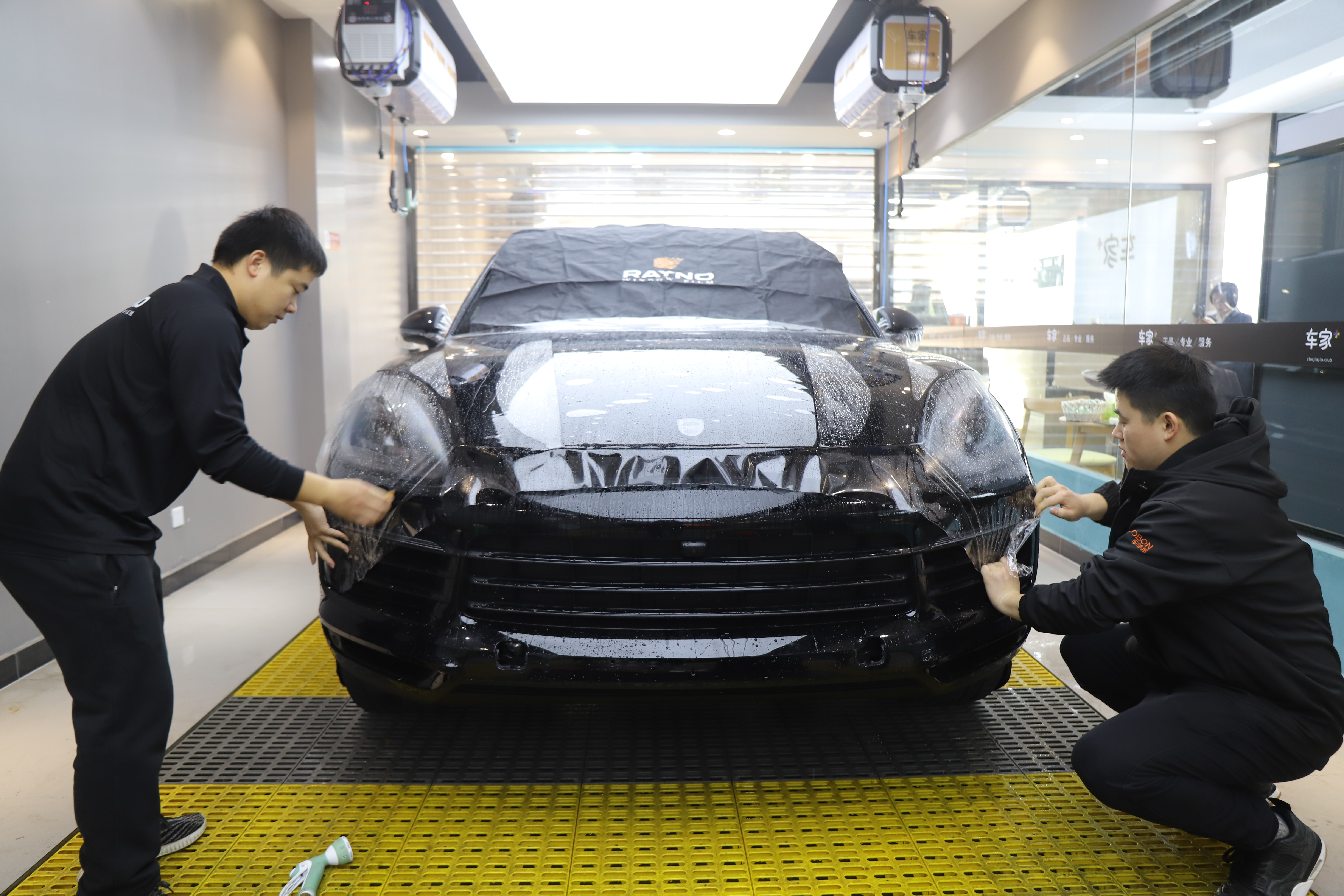 汽车玻璃太阳膜贴膜流程,汽车贴膜前你应该理解的贴膜真相