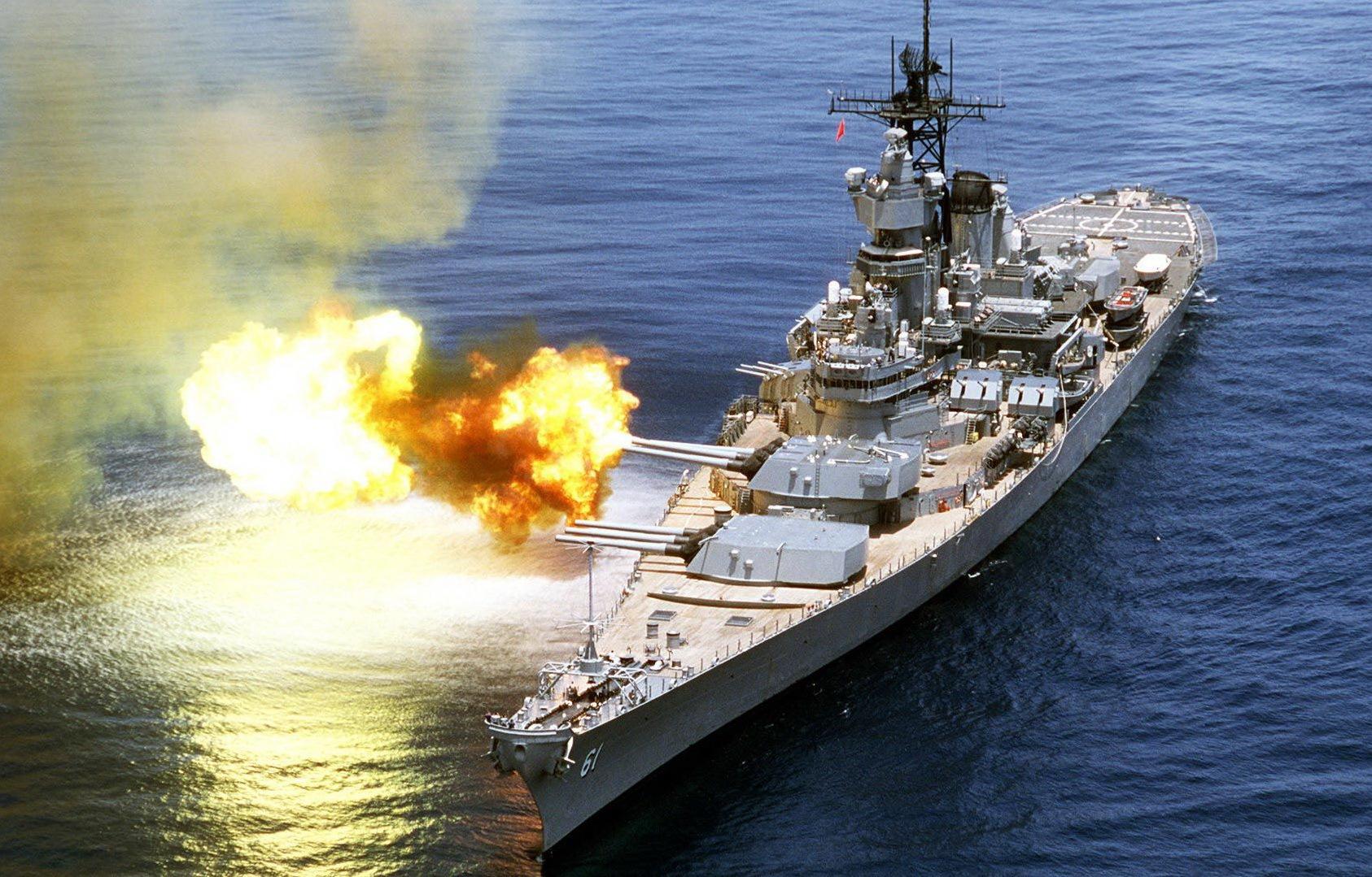 日本最强火炮攻打美军,日军末日巨炮孤舰