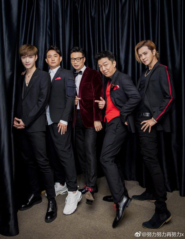 张艺兴从小绵羊到小狐狸的成长,张艺兴从小绵羊进阶成功