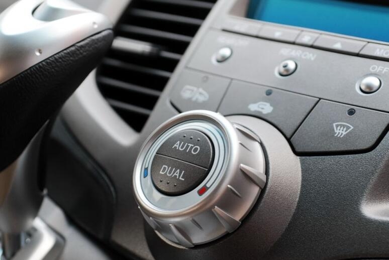 更像旅行车的轿车,更像旅行车的两厢车