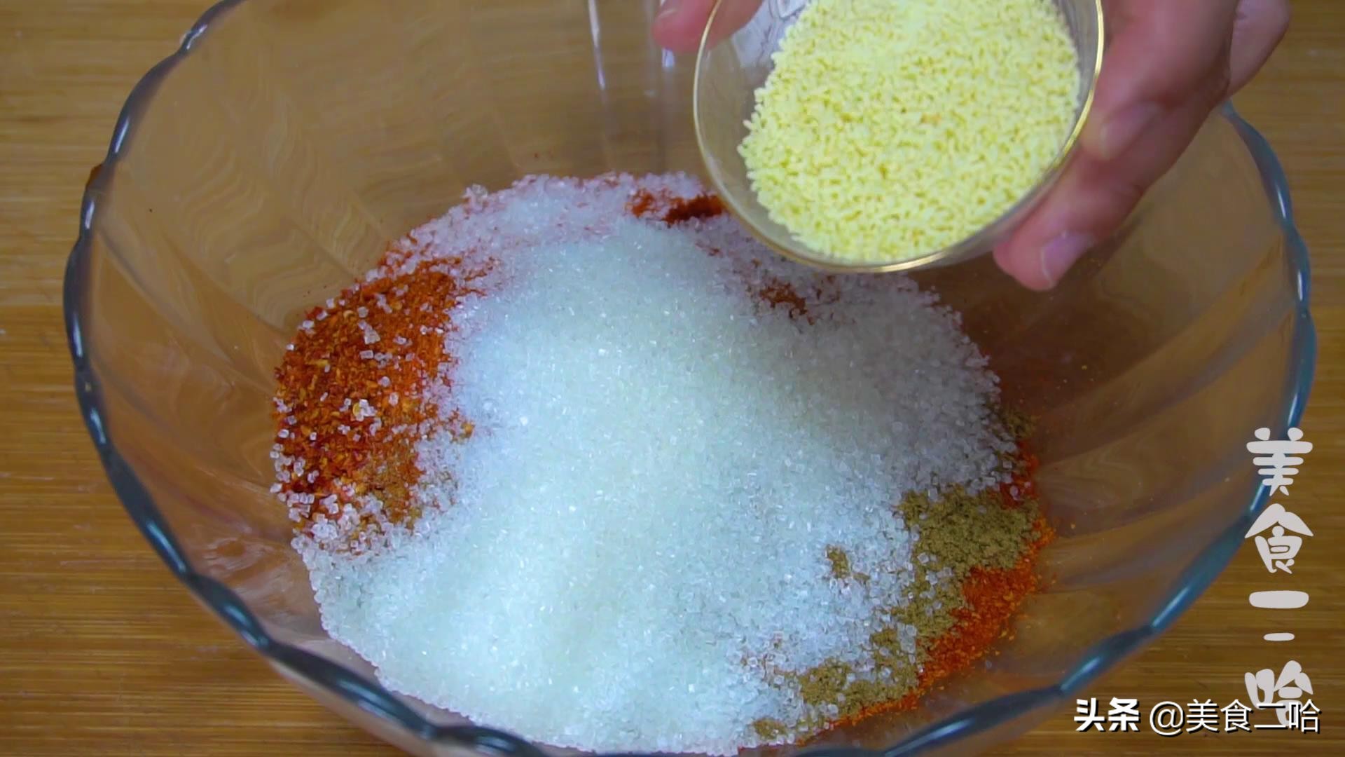 辣条不健康食品的做法,辣条的不卫生做法