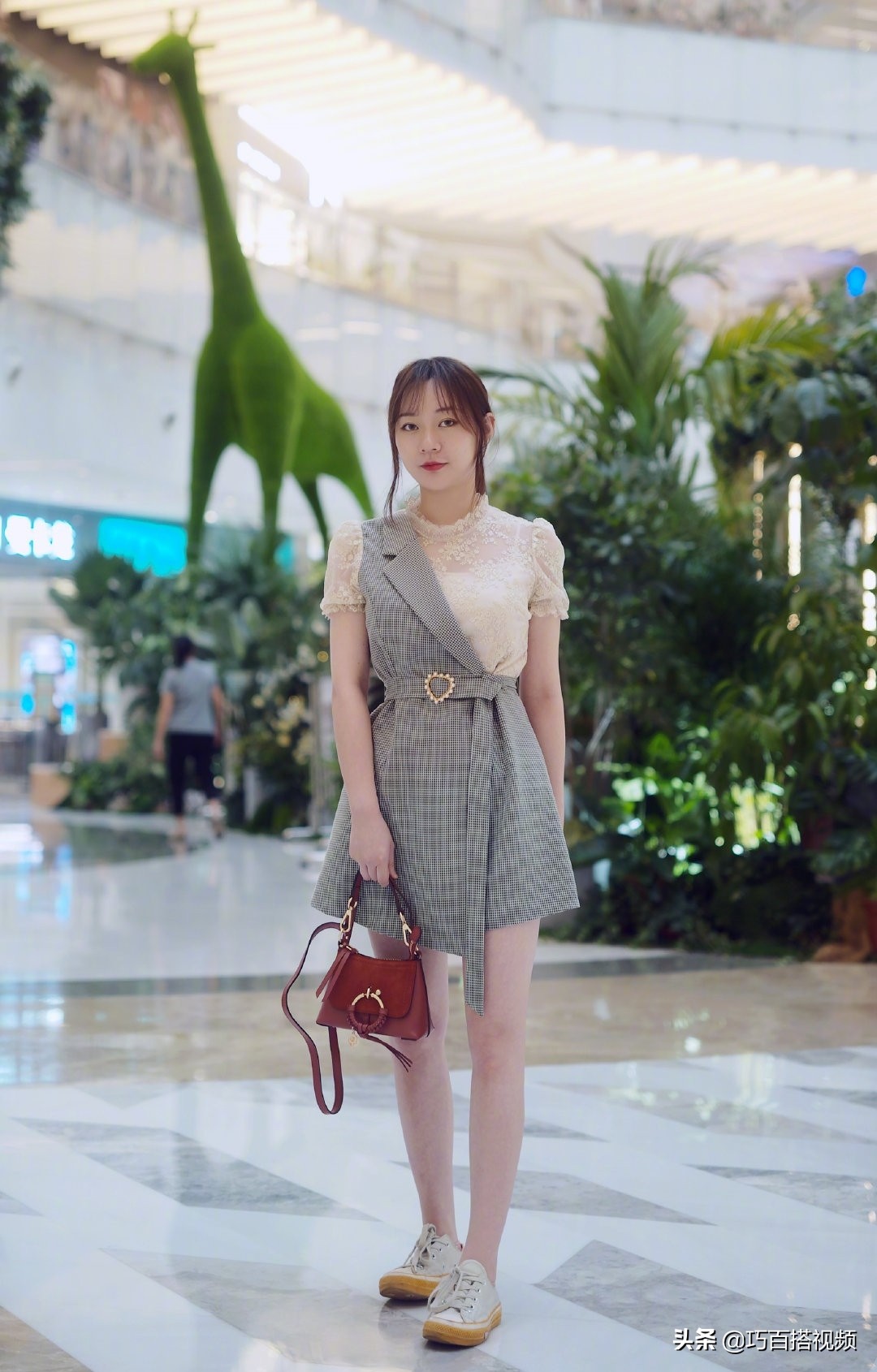 别再自怨自艾了！衣服穿不出彩只因没注意这个细节，快来长长见识