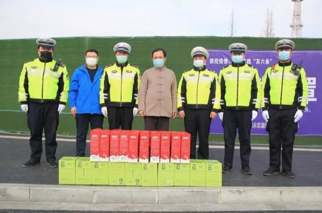 疫情无情人有情齐心协力暖人心,疫情无情人有情万众一心抗击疫情