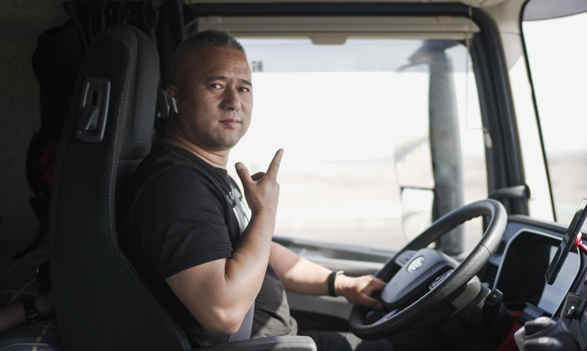 从散户到家族车队经营“大凤凰”李凯的跑车之道