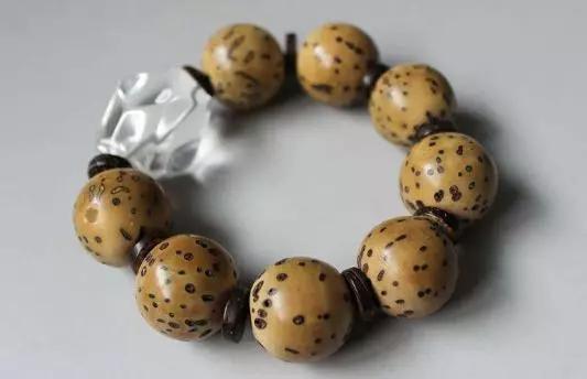 怎么挑选千眼菩提纹路,千眼菩提手串包浆后还能盘吗