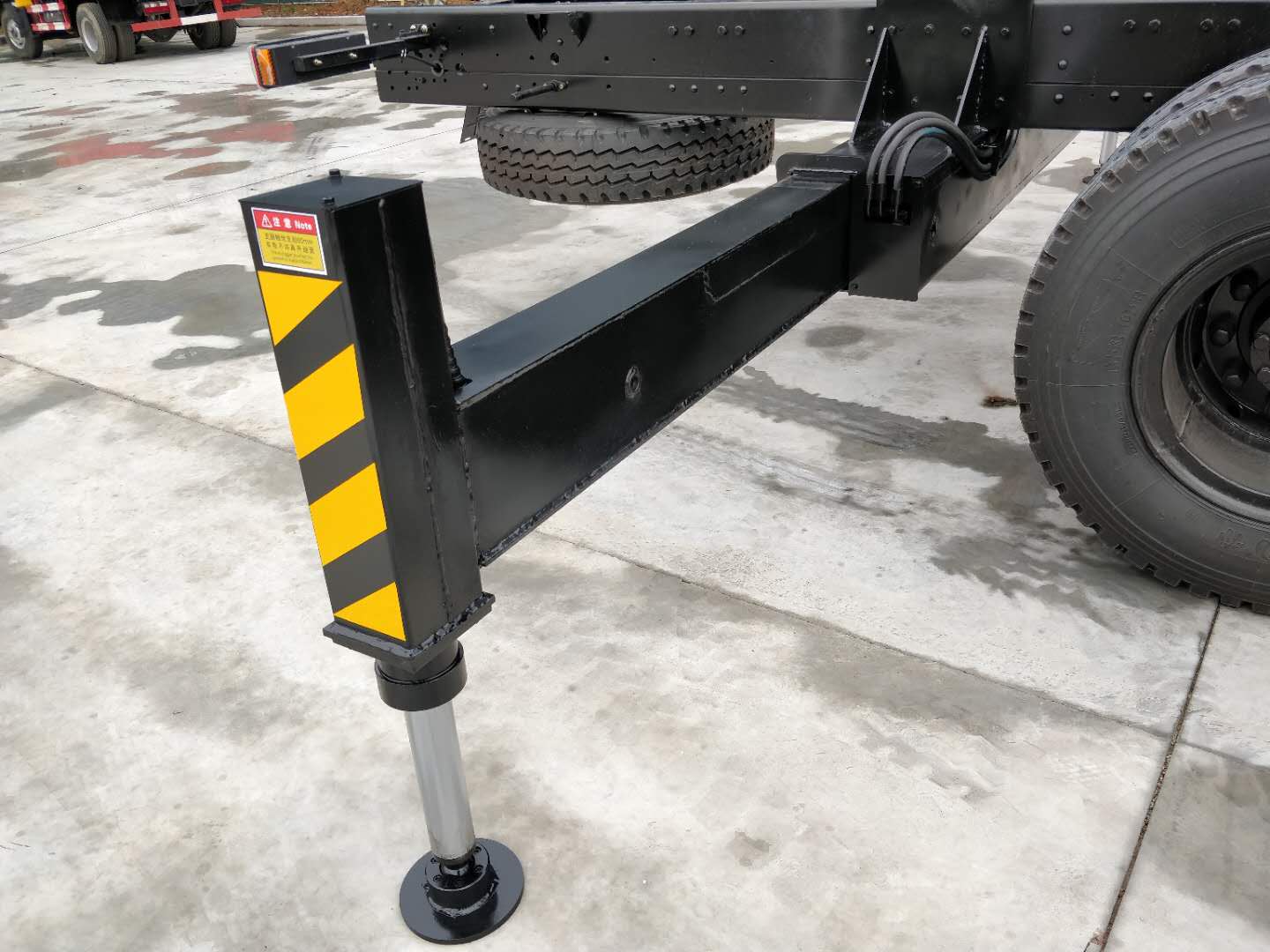 随车吊与吊车哪个好找活,随车吊一年车卖掉亏多少钱