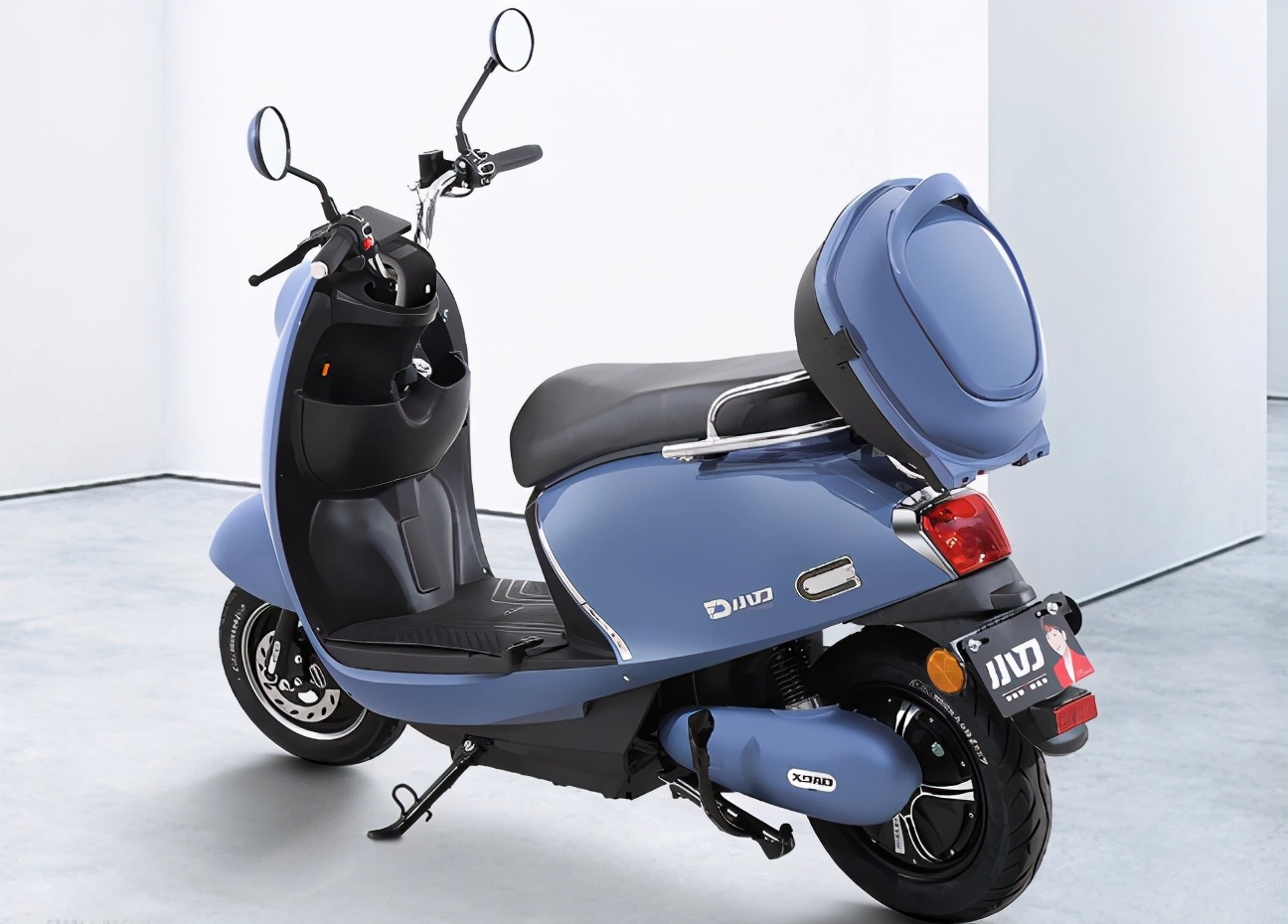 这款国产“小龟”电动车，造型圆润饱满，最大续航70公里