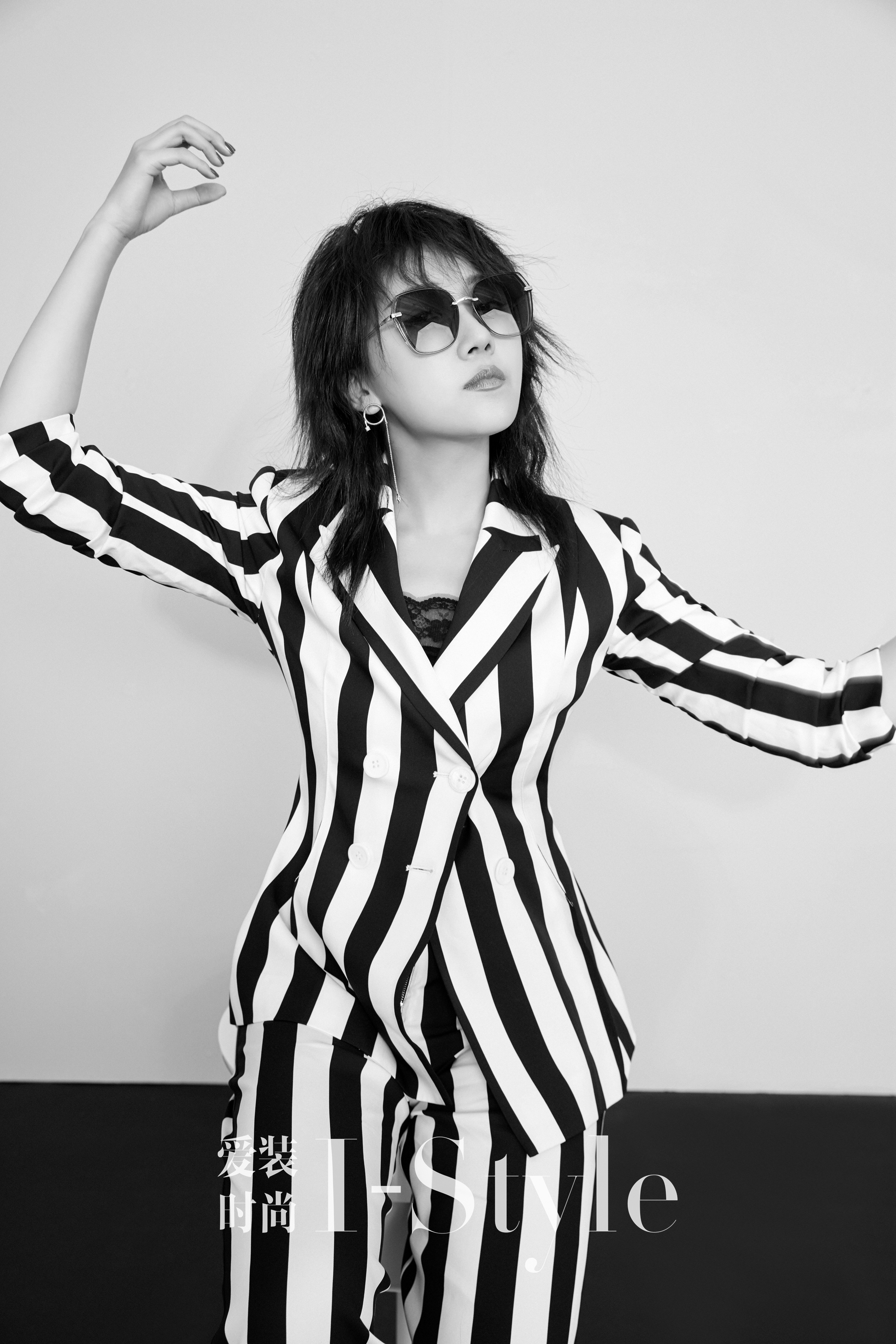 文艺女青年菅纫姿 (菅纫姿淡雅如菊让人好生喜欢)