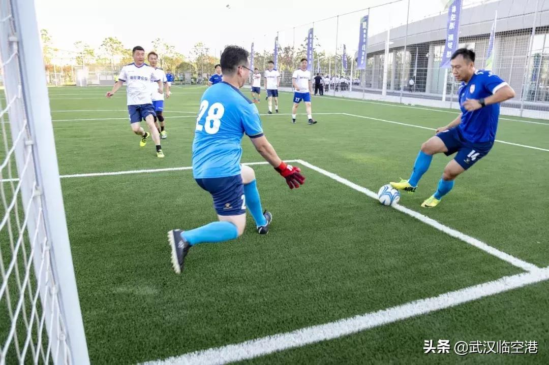 武汉军运会火种点燃,武汉迎军运五星红旗