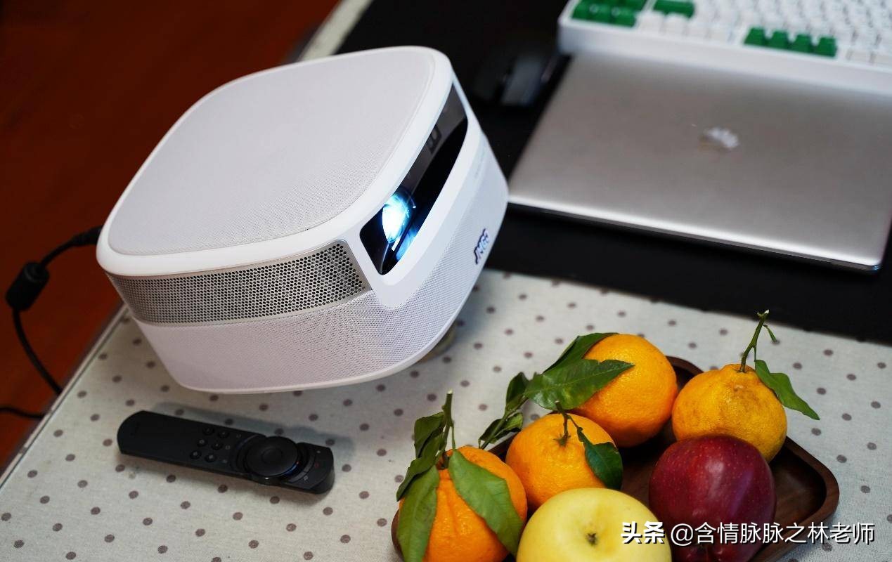 坚果v20投影仪和极米h3s对比,极米投影仪与坚果投影仪哪个更好