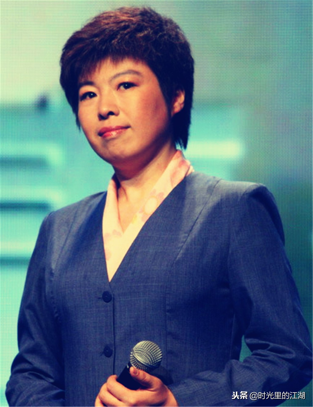 于丹毒鸡汤语录反鸡汤,于丹跌落神坛的底层逻辑