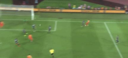 国足7-0大胜乌兹别克斯坦队,国足燃场面