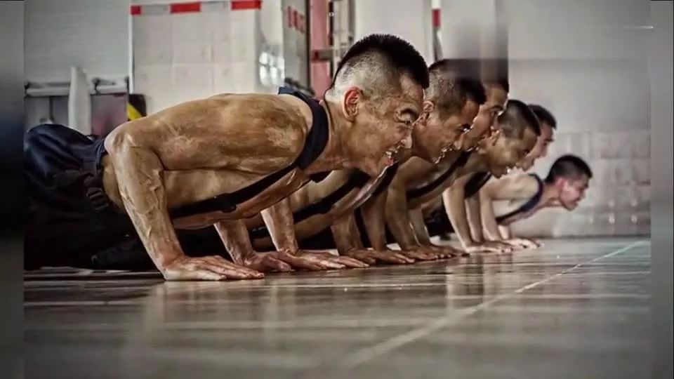 这群硬汉，肌肉不大，却被称为中国的脊梁