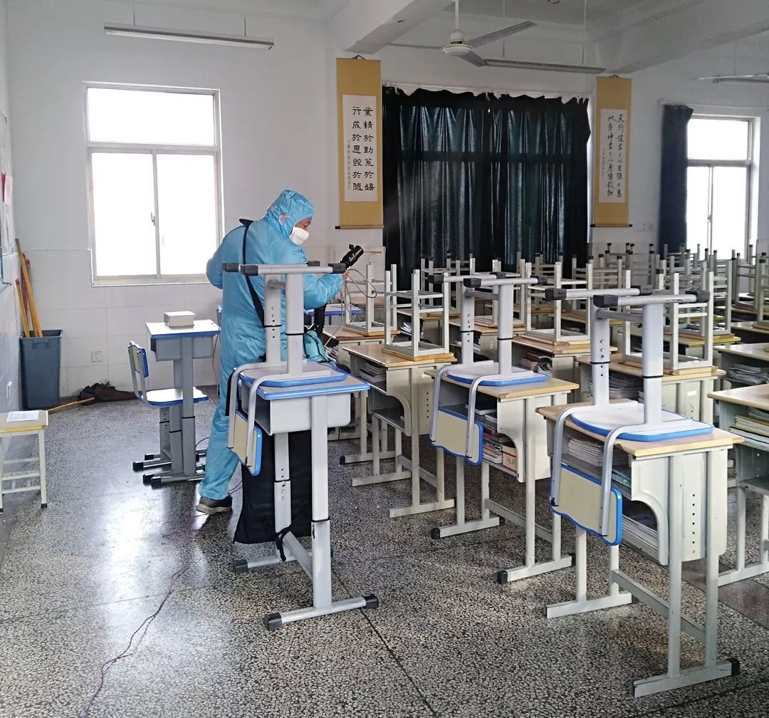 高温下的体育课，“窝里蹲”久了的孩子们，如何预防中暑？