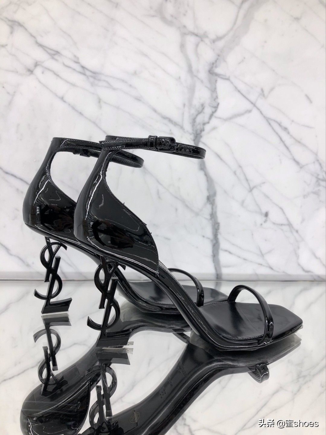 圣罗兰高跟鞋和红底高跟鞋哪个好,圣罗兰高跟鞋好穿的款式