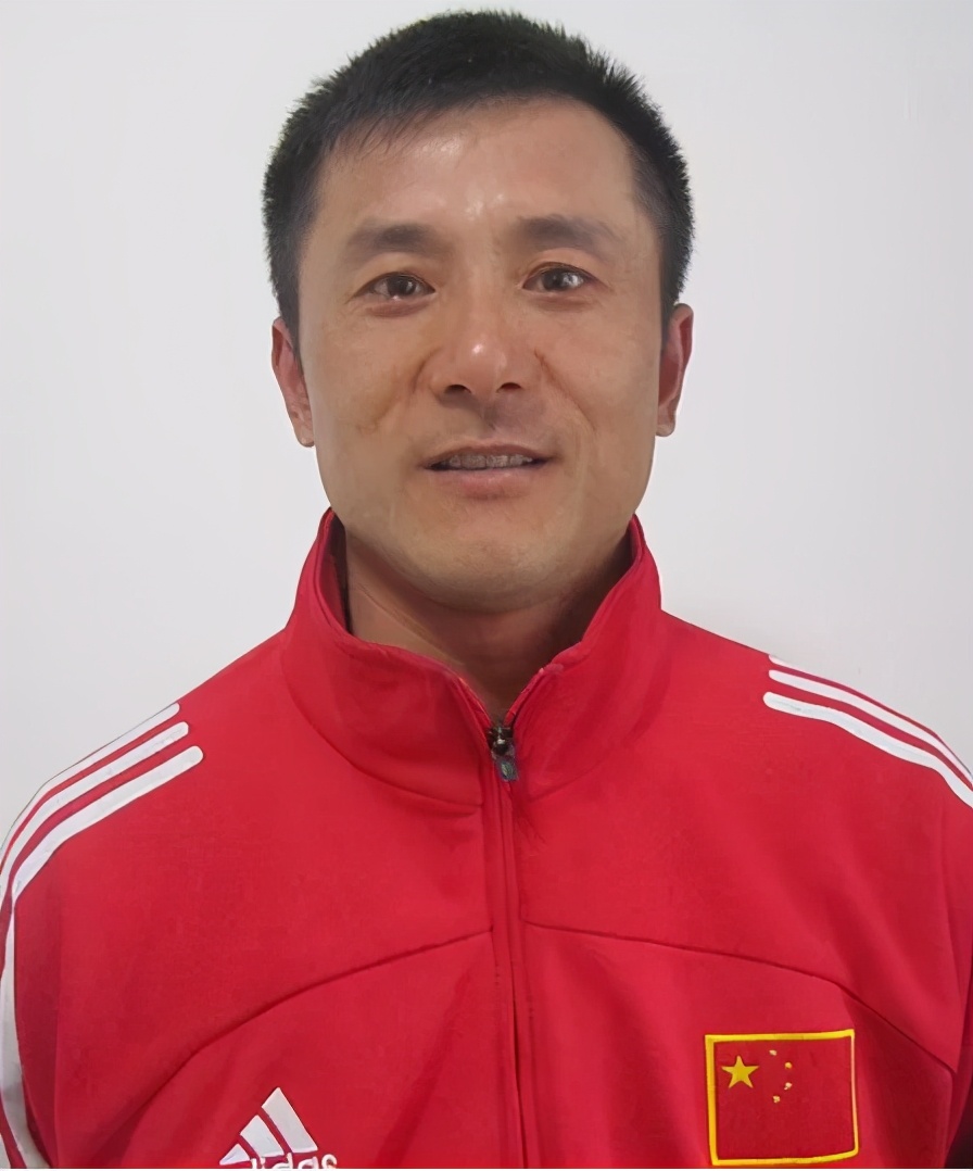 江苏苏宁2020夺冠捧杯照片,江苏苏宁最后的巅峰