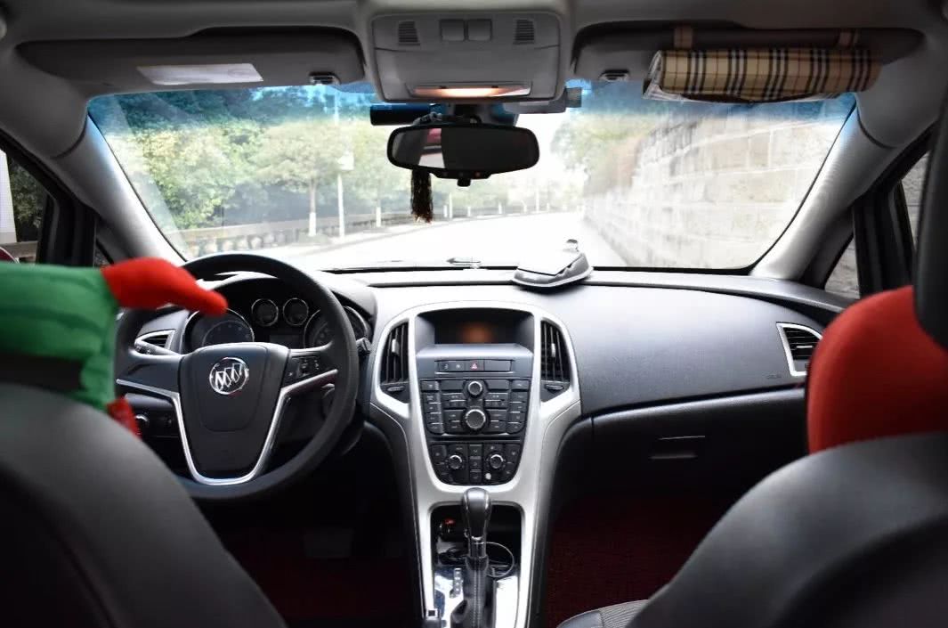 别克英朗xt1.6t高清图片,一万内的别克英朗xt1.6t