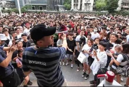 为什么这么多人炒aj球鞋,最近几年的aj球鞋
