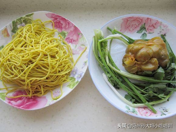 自家炸油条面的做法,家庭自制老面发面油条的做法