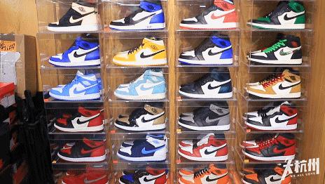 aj 1最好看配色男低帮 (aj1最新配色大全图片低帮)