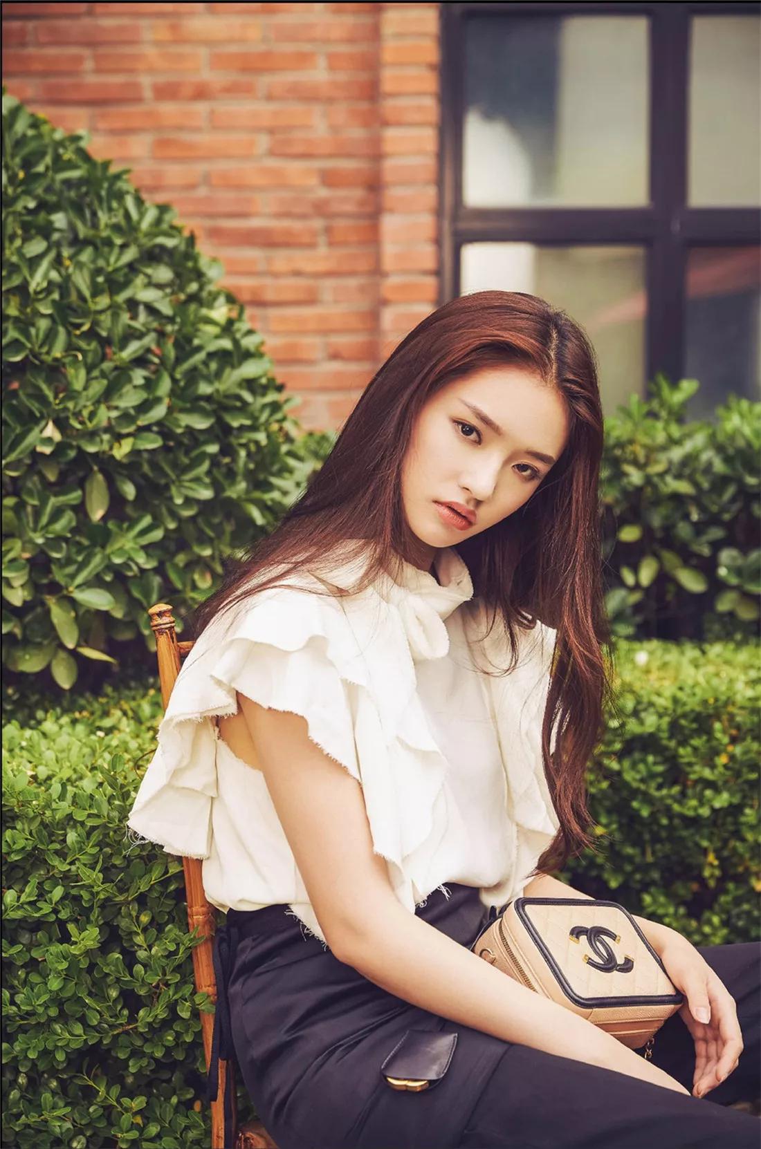 星爷独宠林允：模仿倪妮傍上冯绍峰，背刺周洁琼勇敢索吻王大陆