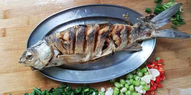 做红烧鱼鲤鱼好吃还是草鱼好吃,花鲢鱼与草鱼哪个适合做红烧鱼