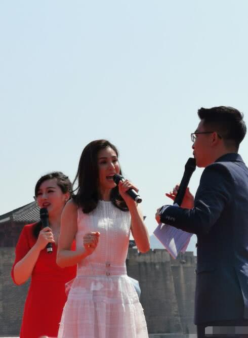 说好的不老女神，怎么生图就崩了？