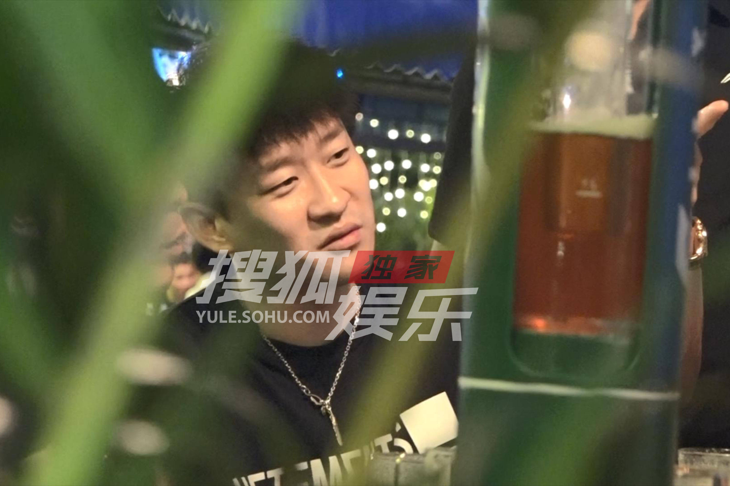 曹云金与富婆女友疑分手?前妻孕期出轨,相声馆倒闭事业爱情全完?