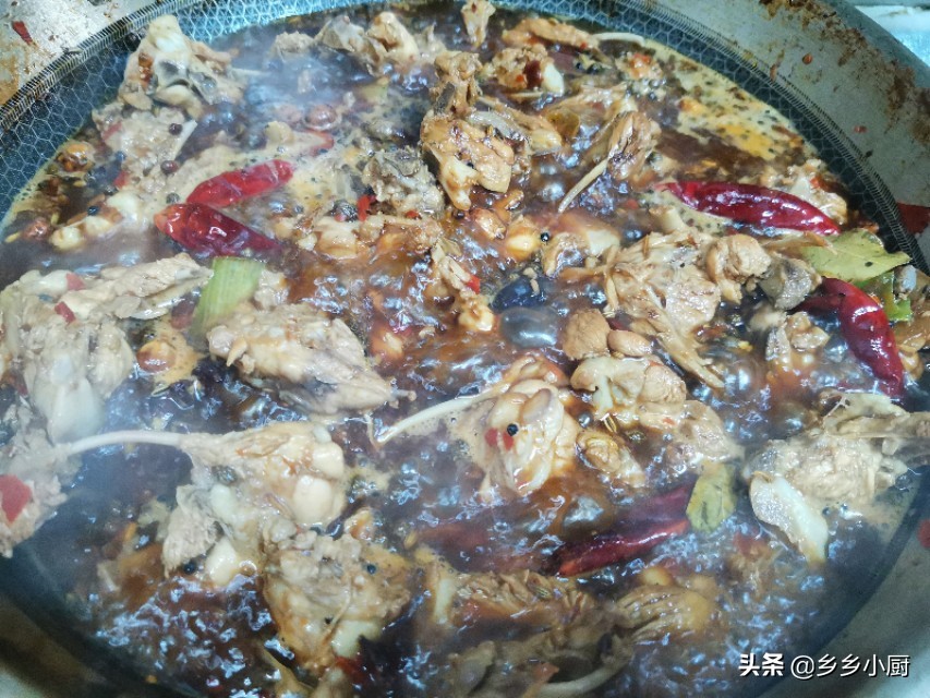 20元钱买了3斤鸡锁骨，用了这种做法来做，又麻又辣，好吃到吮指